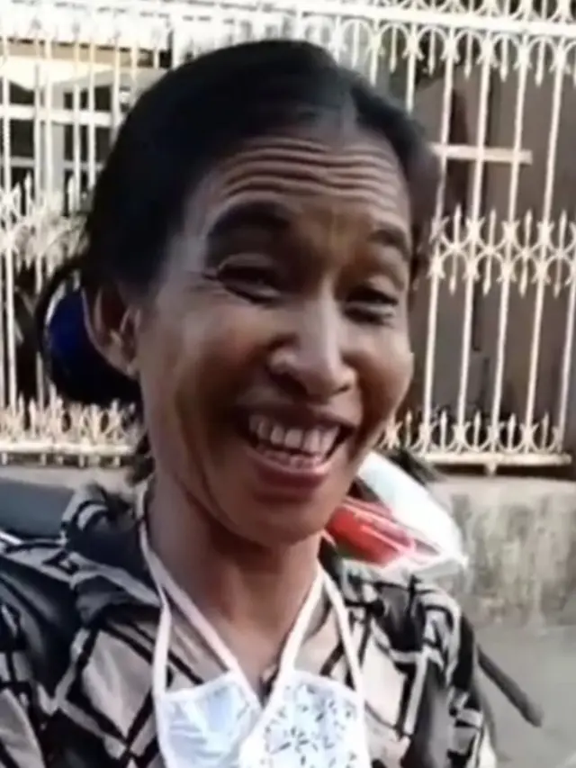 Viral Sosok Ibu di Makassar Mirip Presiden Joko Widodo, Jadi Sorotan