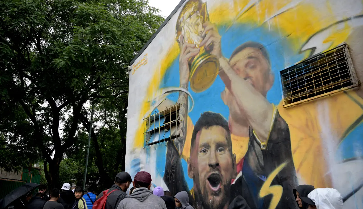 Di final ini, Messi dinobatkan sebagai pemain terbaik dan juga mendapatkan gelar Man of The Match. (JUAN MABROMATA / AFP)