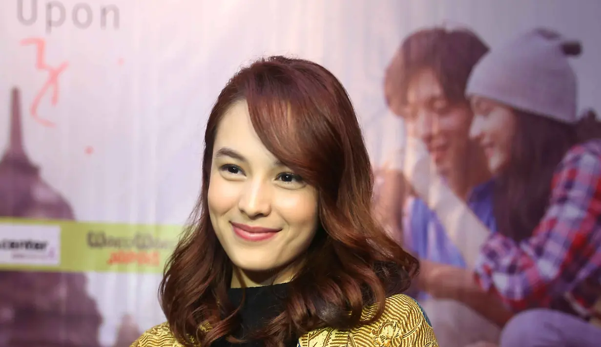 Banyak cara yang dilakukan oleh aktor demi menciptakan suatu chemistry dengan lawan mainnya di suatu film.  Begitupula Chelsea Islan yang harus bersanding dengan aktor Jepang, Shu Watanabe. (Nurwahyunan/Bntang.com)