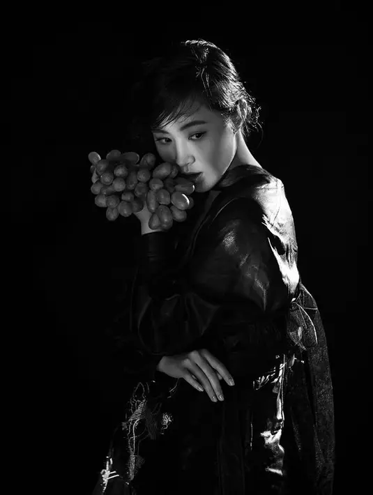 Yuri juga menceritakan kehidupannya sebagai orang selebriti. Seperti diketahui, pemilik nama Kwon Yuri ini sudah 10 tahun terjun di dunia hiburan. (Foto: instagram.com/yulyulk)