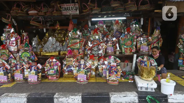 FOTO: Pandemi COVID-19, Omzet Pedagang Parsel Lebaran Anjlok