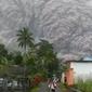 Gunung Semeru meletus. (Foto: Liputan6.com/Tangkapan Layar  Video/Istimewa)