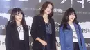 Perbedaan tinggi cukup terlihat saat Jimin AOA dan Hyejeong berdampingan. Hyejeong terlihat begitu menjulang saat berdiri di samping Chanmi. (Foto: soompi.com)