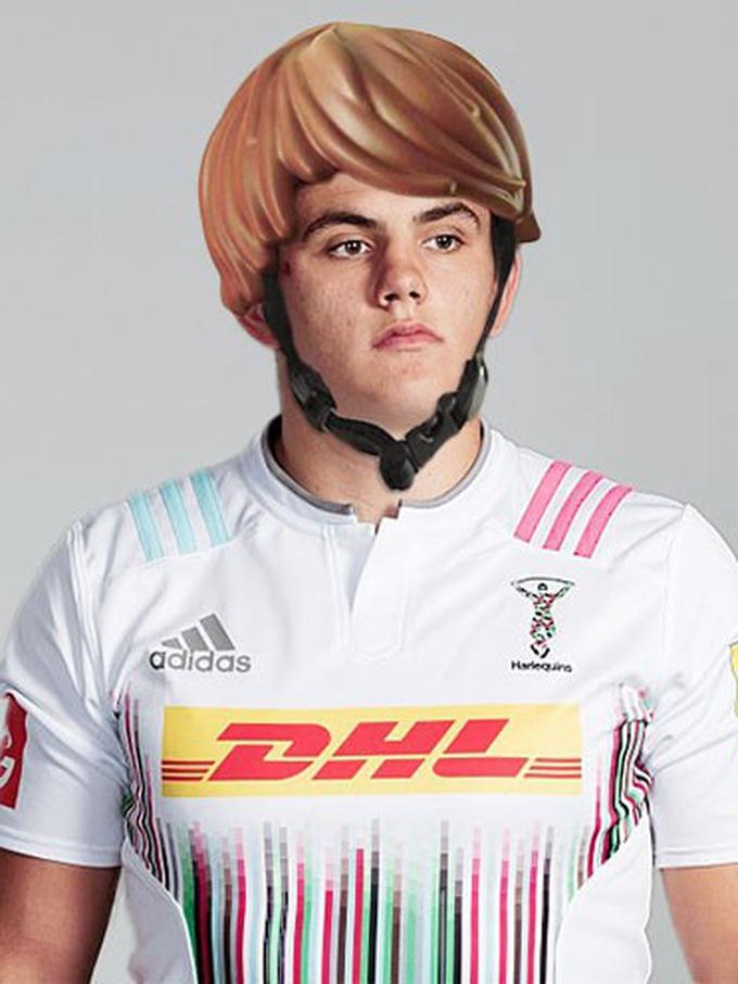 Kocak! Pakai Helm LEGO Ini Bikin Kamu Jadi Kayak Justin Bieber