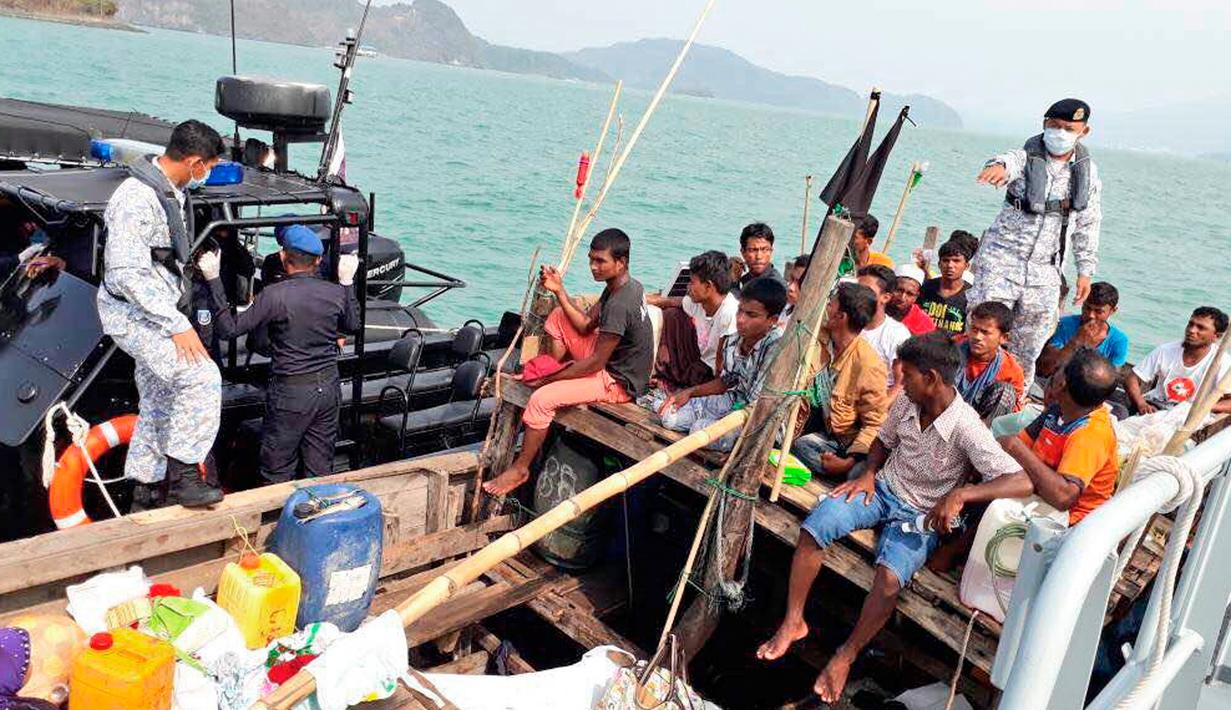  FOTO Perahu  Pengungsi Rohingya Masuki Wilayah Malaysia 