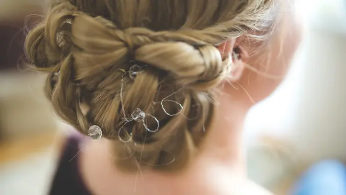 Gaya Rambut Modern yang Cocok Dipakai Pada Acara Formal