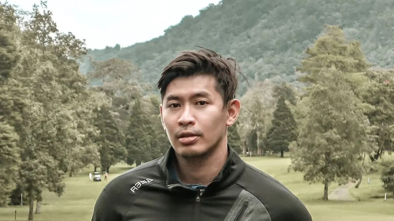 6 Potret Rommi Halley Kekasih Rohimah Alli, Seorang Instruktur Yoga