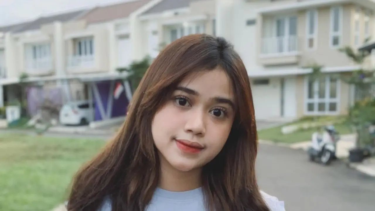 Buka Suara Soal Kabar Hamil, Ini 6 Potret Brisia Jodie Pakai Crop Top Pamer Perut