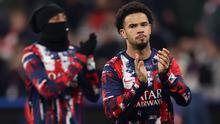 Gelandang Paris Saint-Germain asal Prancis bernomor punggung 33, Warren Zaire-Emery, bertepuk tangan saat pemanasan sebelum pertandingan Liga Champions UEFA, fase La Liga - Matchday 5, antara FC Bayern Munich Paris Saint-Germain (PSG) di Munich, Jerman selatan, pada 26 November 2024. (FRANCK FIFE/AFP)