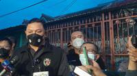 Dirreskrimum Polda Metro Jaya Kombes Hengki Haryadi menyatakan bahwa kepolisian telah mengantongi motif kasus satu keluarga ditemukan tewas di Perumahan Citra Garden, Kalideres, Jakarta Barat. (Liputan6.com/Ady Anugrahadi)