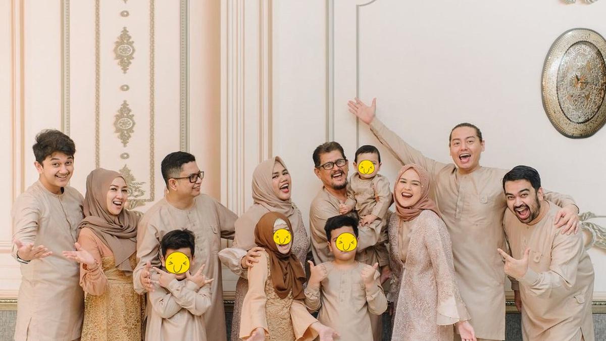 Momen 6 Artis Kumpul Bareng Keluarga Besar saat Lebaran, Penuh Kehangatan - Hot Liputan6.com