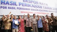 Gubernur Jawa Tengah Ganjar Pranowo saat kegiatan Ekspor Raya Hasil Perikanan Tahun 2019 di Semarang, Jumat (22/11).