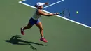 Janice Tjen menuntaskan pertandingan tiga set dengan skor 6-4, 4-6, 6-4 dalam waktu 2 jam 13 menit. (AP Photo/Frank Franklin II)