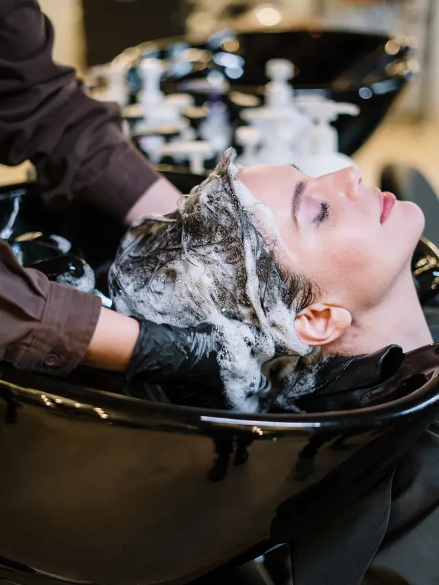 ilsutrasi cara merawat rambut sederhana/pexels