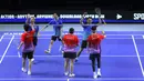 Tim Lightning merayakan kemenangan atas tim Rokcets dalam laga pertama 3v3 Badminton XL 2025 di Istora Senayan, Jakarta, Sabtu (04/10/2025). (Bola.com/Bagaskara Lazuardi)