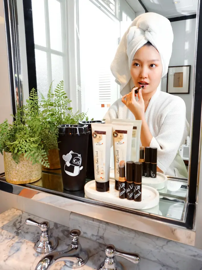 Mengatasi Penuaan Dini dengan Scrub Kopi dari Kopi Kenangan x Somethinc