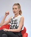 Baru saja berlenggang di panggung Victoria Secret, Gigi Hadid mengungkapkan keadaannya saat ini. Mengkonfirmasi bahwa saat ini Gigi mengidap sakit Hashimoto atau Kelenjar Tiroid. (AFP/Bintang.com)