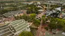 Pemandangan taman hiburan Futuroscope di Chasseneuil-du-Poitou, Prancis, 19 Agustus 2022. Futuroscope memiliki beberapa bioskop 3D dan beberapa bioskop 4D. (GUILLAUME SOUVANT/AFP)