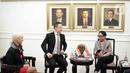 Menlu RI Retno Marsudi bersama Menlu Hungaria Péter Szijjártó melakukan pertemuan di Gedung Pancasila, Kementerian Luar Negeri, Jakarta, Kamis (23/1/2020). Pertemuan tersebut membahas hubungan birateral kedua bela negara di bidang ekonomi. (Liputan6.com/Faizal Fanani)