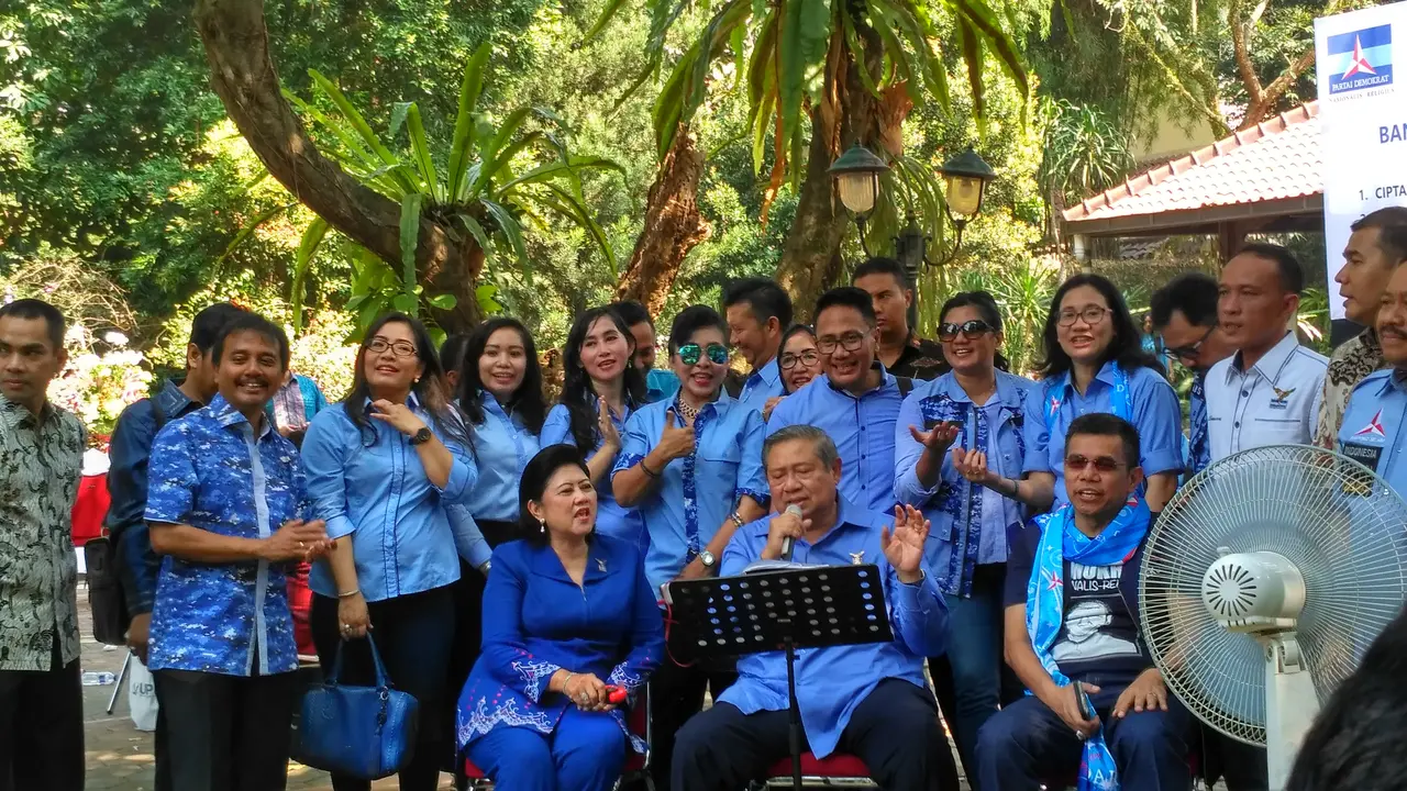 Rayakan Ulang Tahun, SBY Nyanyikan 4 Lagu Koes Plus