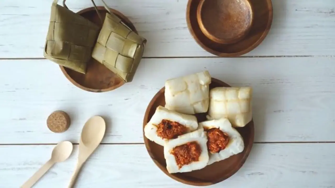 [Bintang] Ketupat Sambal Teri, Makanan Lezat untuk Buka Puasa