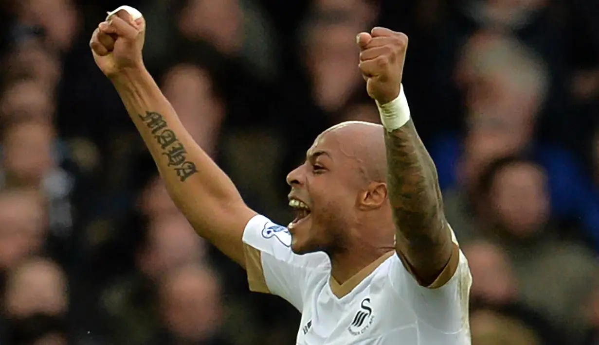5. Andre Ayew, Daily Mail mengabarkan jika Slaven Bilic berniat memboyongnya ke West Ham. Untuk melancarkan rencana itu, The Hammers sudah menyiapkan dana segar sebesar 20 juta pounds. (AFP/Paul Ellis)