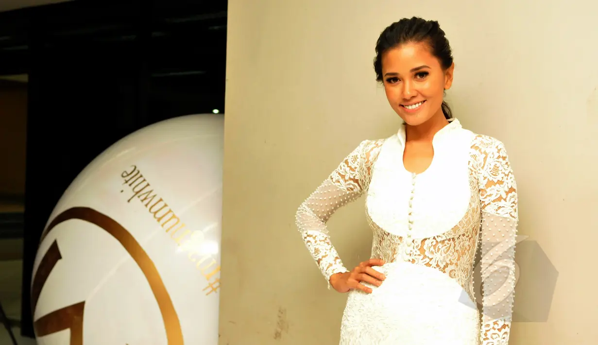 Titi Rajo Bintang saat ditemui di Istora Senayan, Jakarta, untuk menonton konser perdana penyanyi Raisa, Minggu (24/5/2015). (Liputan6.com/Panji Diksana)