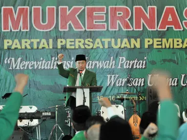 Ketua Umum PPP Muktamar Jakarta Humphrey Djemat memberi sambutan saat membuka Mukernas III PPP Muktamar Jakarta di Kantor DPP PPP, Menteng, Kamis (15/11). Mukernas mengagendakan pengukuhan Humphrey Djemat sebagai ketua umum. (Merdeka.com/Iqbal Nugroho)