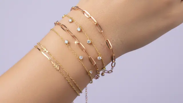 Model Gelang Emas Tipis untuk Layering