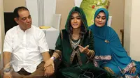 Demi Bangun Musala, Julia Perez Rela Jual Berlian