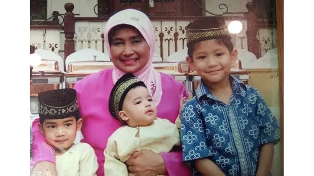 Genap Berusia 21 Tahun, Ini 6 Potret Masa Kecil Teuku Rassya