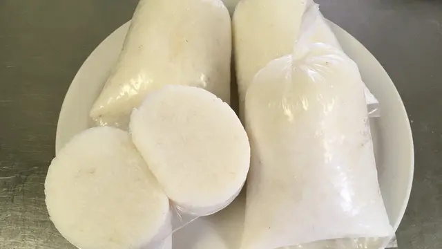 lontong plastik putih