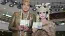 Akad nikah Lucky Hakim dan Tiara Dewi berlangsung khidmat di Masjid At-Tin, Taman Mini Indonesia Indah (TMII) pada Kamis, (19/1/2017). Logam mulia 500 gram dipersembahkan sebagai mahar pernikahan. (Deki Prayoga/Bintang.com)