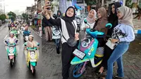 Tak Harus Laki-laki, Hijabers pun Bisa City Rolling Sambil Berbagi Takjil