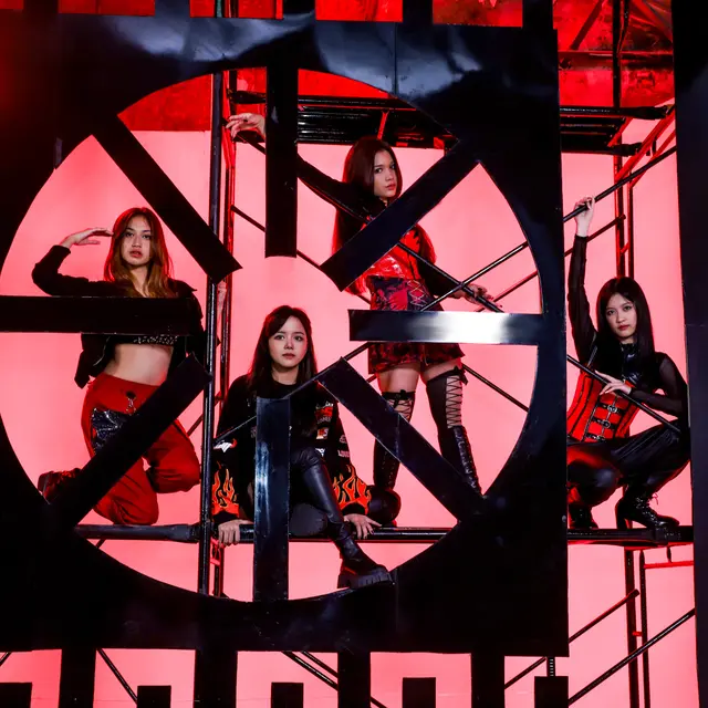 Girl Grup Blitzen