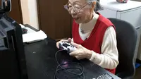Hamako Mori, nenek berusia 90 tahun asal Jepang yang jadi Video Games tertua dunia versi rekor Guinness World Records (Photo Credit: Guinnessworldrecords.com)