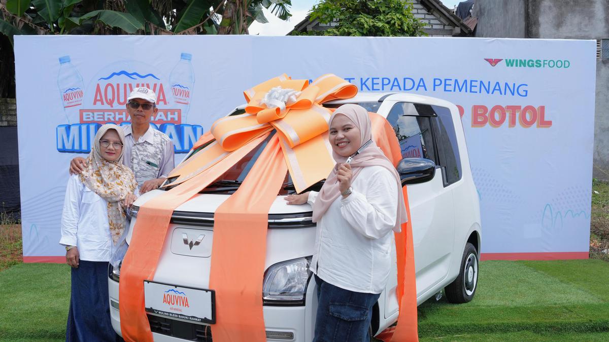 Keberuntungan di Balik Tutup Botol AQUVIVA, Nabila Asal Gresik Raih Hadiah Mobil Wuling