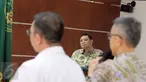 Mantan Direktur PT Bursa Berjangka Jakarta Mochammad Bihar Sakti Wibowo (tengah) menjalani sidang lanjutan terkait kasus penyuapan kepada Kepala Bappeti Syahrul Raja Sempurnajaya, di Pengadilan Tipikor, Jakarta, Senin (6/7). (Liputan6.com/Helmi Afandi)