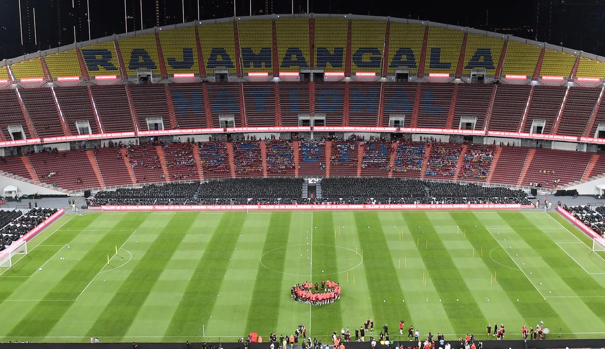 Laga persahabatan akan digelar di Stadion Rajamangala, Bangkok, Thailand. (AFP/Nhac Nguyen)