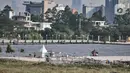 Suasana di lokasi proyek reklamasi perluasan kawasan wisata Ancol, Jakarta, Rabu (8/7/2020). Reklamasi Ancol seluas 155 hektare yang meliputi perluasan Rekreasi Dufan sekitar 35 hektare dan kawasan Ancol Timur 120 hektare menuai polemik dari masyarakat dan nelayan. (merdeka.com/Iqbal S. Nugroho)