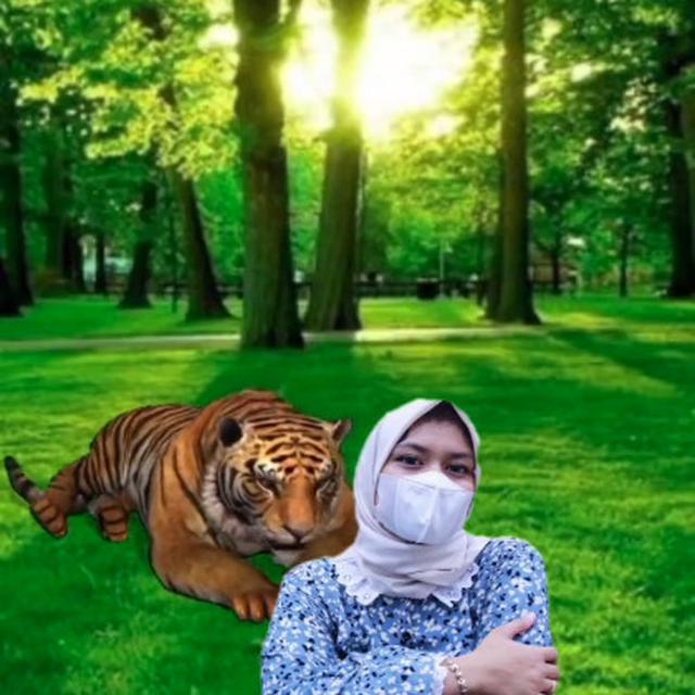 Wanita Ini Minta Fotonya Diedit Agar Lebih Meriah, 6 Hasilnya Jadi Kocak