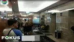 Proses penggeledahan berlangsung tertutup. Petugas keamanan melarang awak media menagmbil gambar proses penggeledehan.