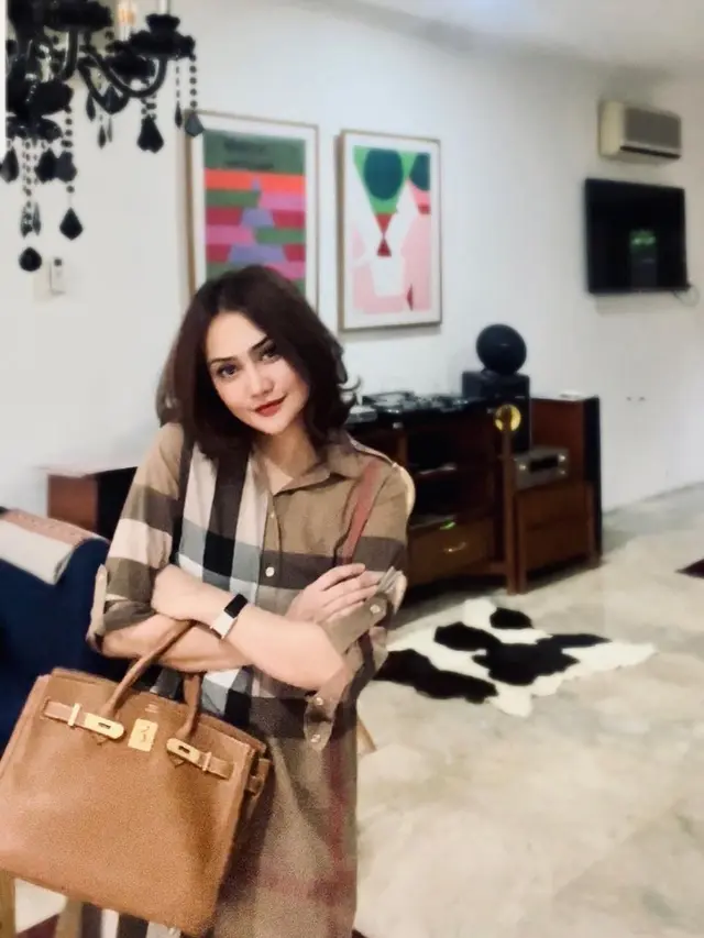 7 Potret Citra Kresna, Wanita yang Dikabarkan Dekat dengan Enji Baskoro Eks Ayu Ting Ting