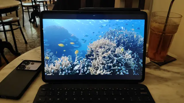 Layar Xiaomi Pad 6s Pro 12.4