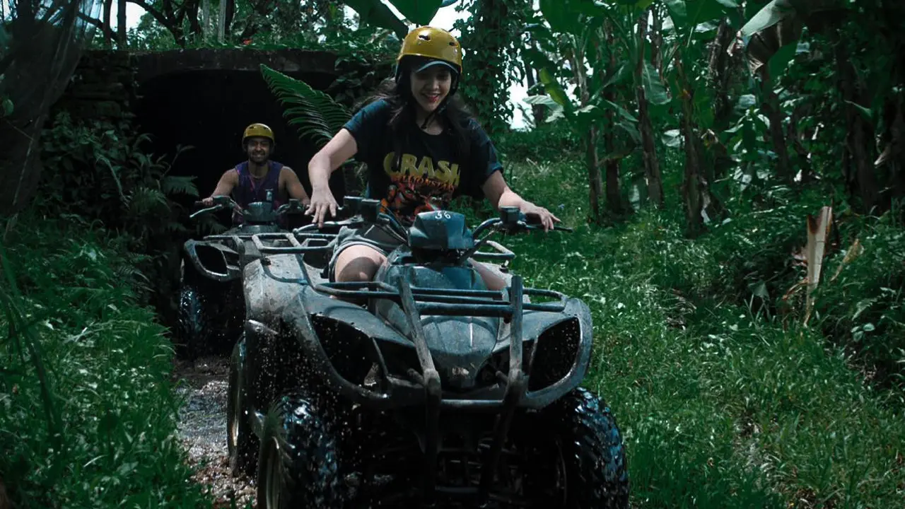 Anya Geraldine Liburan