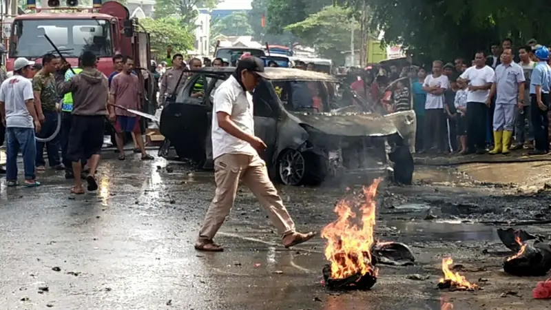 Mobil Terbakar