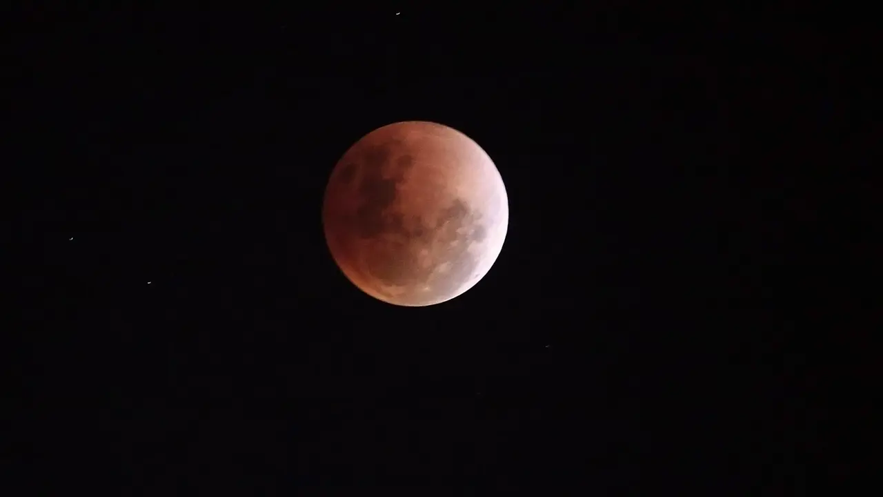 [Bintang] Gerhana Bulan