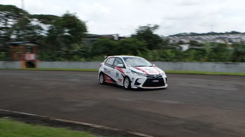 Toyota Yaris GR Sport sukses raih podium pertama di seri pembuka Kejurnas ITCR 1600 Max (TGRI)