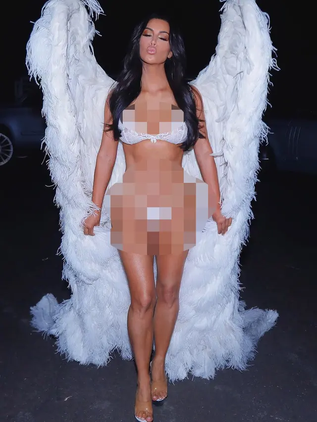Kostum Halloween Kim Kardashian (Instagram/ kimkardashian)