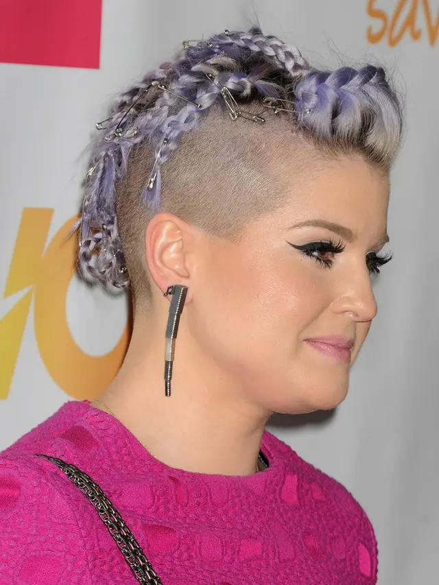 Gaya Rambut 8 Selebriti Hollywood saat di Red Carpet Ini Unik Banget, Jadi Sorotan